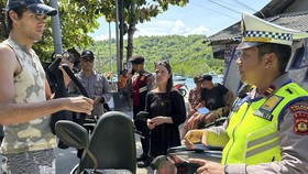 Pakai Plat Motor Palsu, Polisi Tangkap 4 Bule di Bali