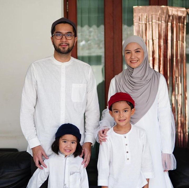 <p>Revalina mengungkapkan salah satu alasannya kembali bermain sinetron, yakni karena anak-anaknya sudah besar. Ia juga mengaku sudah mendapat izin dari sang suami untuk kembali berakting. (Foto: Instagram@vatemat)</p>