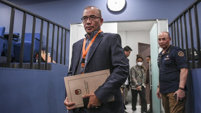 Ketua KPU Hasyim Asy'ari mengingatkan pemungutan suara Pemilu 2024 baru akan digelar 14 Februari 2024. Dengan demikian, belum ada hasil pemilu saat ini.