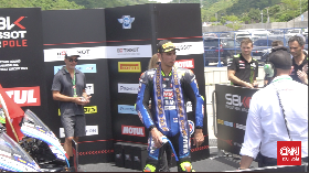 Teriakan dan Syal Spesial untuk Toprak Usai Superpole WSBK Mandalika