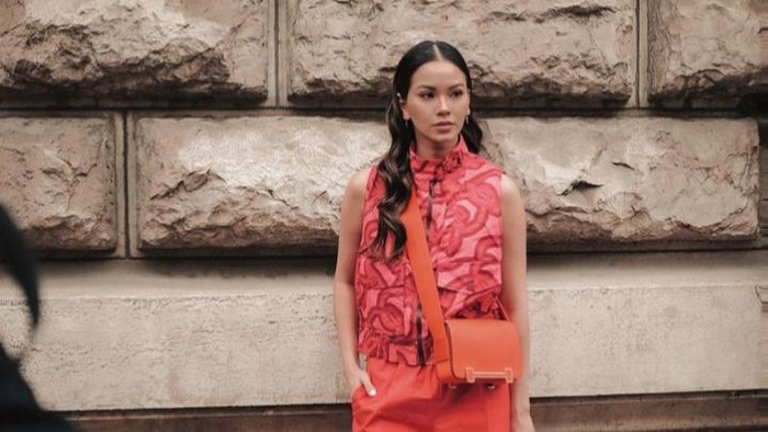 img-title Jadi Tamu Undangan Hermes, Penampilan Alyssa Daguise di Paris Fashion Week 2023 Curi Perhatian!