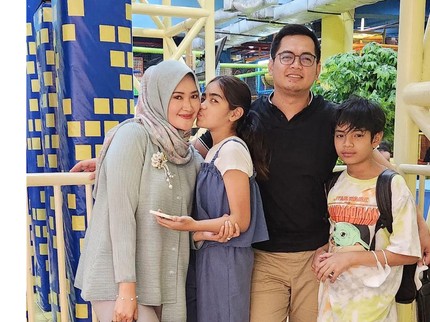 7 Potret Anak-anak Tommy Kurniawan, Sudah Besar dan Dekat dengan Ibu Sambung