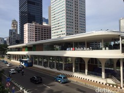 Halte Dukuh Atas 1 Dibuka Lagi, Penumpang TransJ Berharap Ada Kursi Tunggu