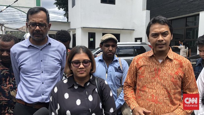 Koalisi Masyarakat Sipil menolak pembungkaman lewat kriminalisasi aktivis HAM Haris Azhar dan Fatia di kasus Menko Luhut.