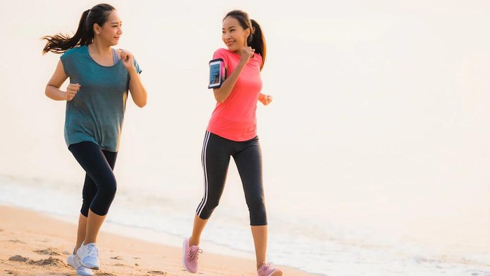 Ilustrasi melakukan aktivitas fisik/ Foto: Freepik.com/lifeforstock