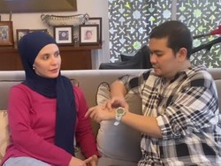 Kata Sahabat soal Indra Bekti Operasi Sinus Ditemani Eks Istri dan Anak
