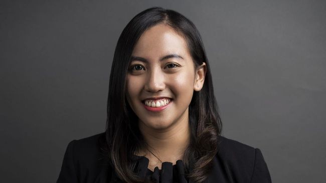 Irawati Puteri seorang mantan SPG nugget tak pernah menyangka bahwa dia bisa menembus beasiswa dan kuliah di Stanford University.