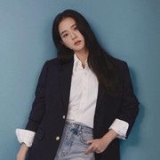 Telah Lama Dinanti, YG Entertainment Merilis Poster Debut Solo Jisoo BLACKPINK