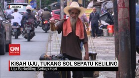 VIDEO: Kisah Uju, Tukang Sol Sepatu Keliling