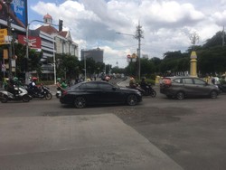 Kondisi Lubang di TL Harmoni Jakpus yang Bisa Bikin Celaka Pengendara