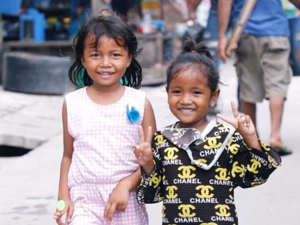 Perjuangan Anak-anak Cari Secercah Pendidikan di Bawah Gelapnya Kolong Jembatan