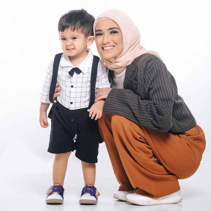 <p>Terbaru, Nadya membagikan potret bersama Syaki dengan konsep lucu. Si Kecil kelahiran 13 April 2021 terlihat semakin menggemaskan. (Foto: Instagram @nadyamustikarahayu)<br /><br /><br /></p>