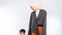 <p>Kehidupan Nadya dan Syaki kerap kali membuat publik penasaran. Melalui media sosial Instagram, Nadya selalu membagikan potret kebersamaanya dengan&nbsp;Si Kecil&nbsp;untuk&nbsp;update kehidupan keduanya. (Foto: Instagram @nadyamustikarahayu)<br /><br /><br /></p>