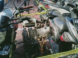 Penampakan Motor Dibakar-Rusak Saat Tawuran Antarpesilat di Ngawi