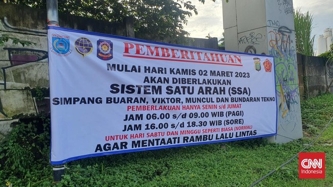 Jalan satu arah yang diterapkan Dinas Perhubungan di sejumlah jalan Kota Tangerang Selatan (Tangsel) menuai pro-kontra di masyarakat.