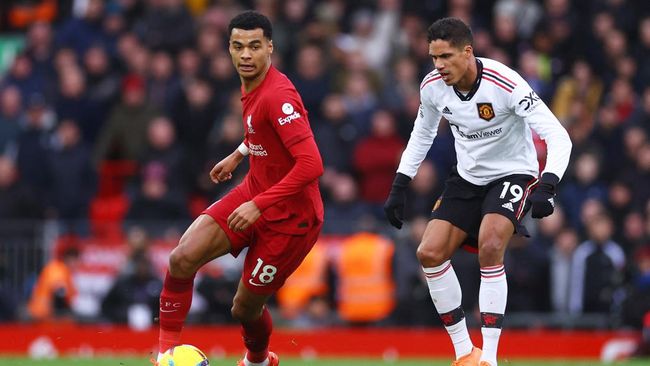 Viral Varane 'Ngamuk' ke Pemain MU Usai Pembantaian di Anfield