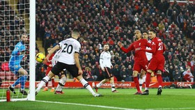 Reaksi Netizen Usai MU Dibantai Liverpool: Malu-maluin