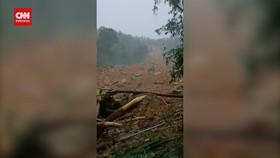 VIDEO: Penampakan Longsor Besar Timbun Kampung di Natuna