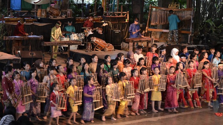 alat musik tradisional