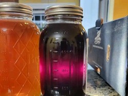 Cantik! Madu Ini Warnanya Ungu dengan Semburat Rasa Anggur