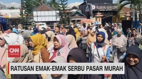 VIDEO: Ratusan Emak-Emak Serbu Pasar Murah