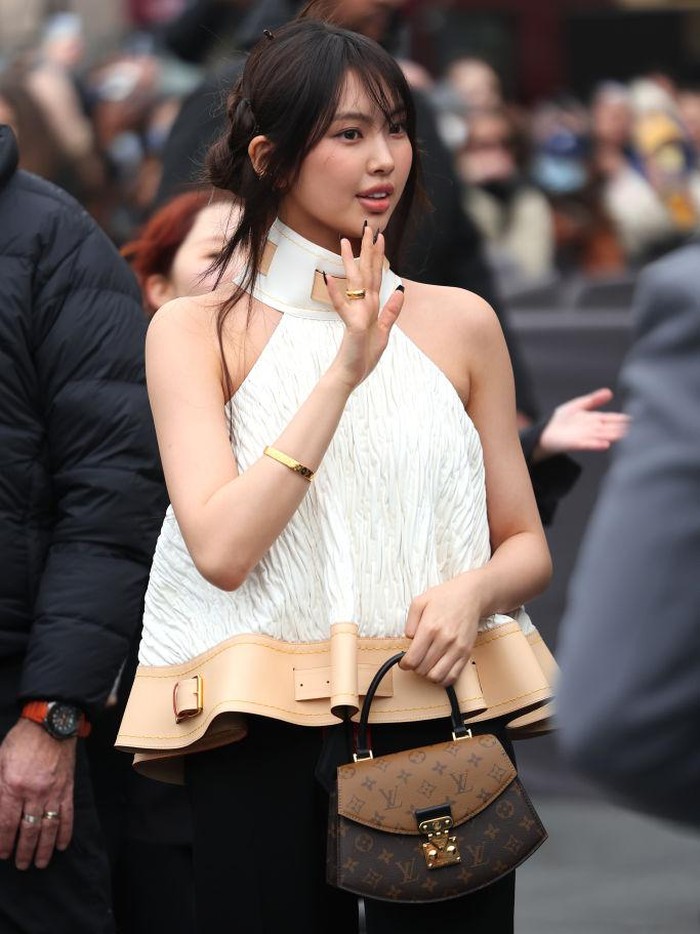 Sebelumnya, Hyein juga sudah terpilih sebagai brand ambassador Louis Vuitton pada Desember 2022 di usianya yang masih sangat muda./ Foto: Getty Images/Jacopo Raule