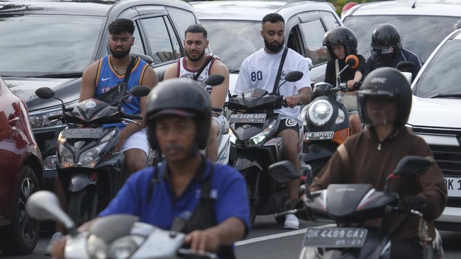 Kadishub mengatakan sebelum pandemi Covid-19 jumlah kendaraan yang terdata di Bali adalah 2,6 juta, kini sudah mencapai 4,4 juta.