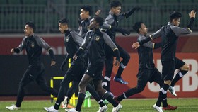 FOTO: Latihan Terakhir Jelang Laga Hidup-Mati Uzbekistan vs Indonesia