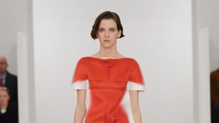 img-title 6 Hal Menarik dari Peragaan Loewe Fall 2023 yang Dihadiri Taeyong NCT dan NMIXX