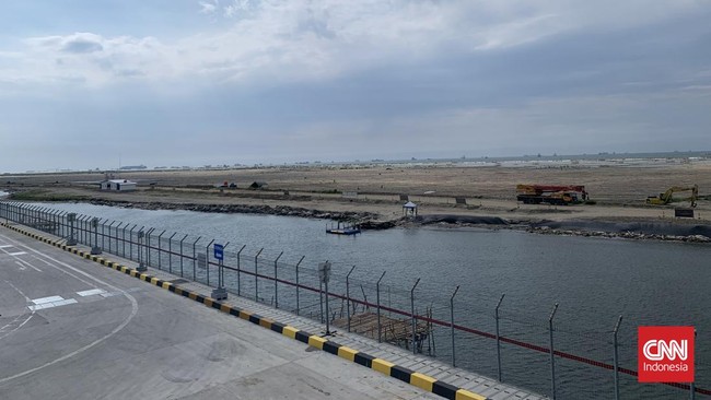 PT Pelabuhan Indonesia (Persero) atau Pelindo menyiapkan lokasi baru Terminal Bahan Bakar Minyak (TBBM) Pertamina dari Plumpang, Jakarta Utara yang terbakar.