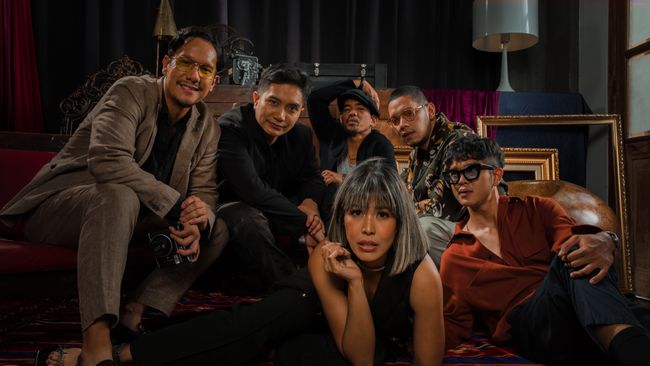 Daftar harga tiket Konser 20 Tahun MALIQ & D'Essentials yang dijual mulai hari ini jam 14.00 WIB, kisaran Rp300 ribu hingga Rp2 juta.