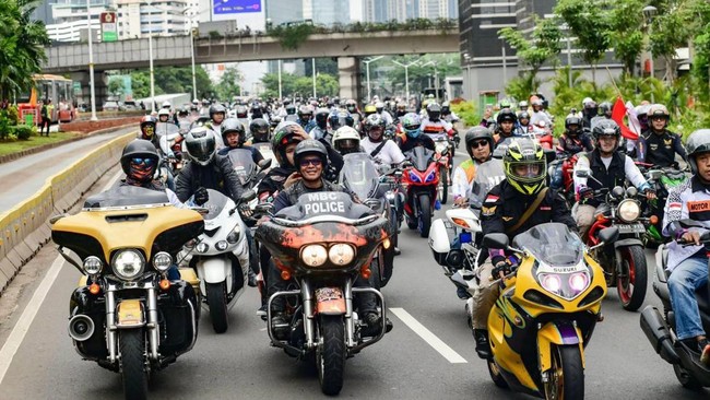 Irianto Ibrahim, Presiden MBCI ingin Jokowi dan Sri Mulyani ikut menekan moge ilegal yang kian menjamur di Indonesia.