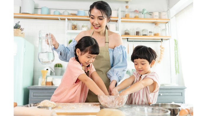 Stigma Status Ibu Rumah Tangga, Sesama Perempuan yuk Tidak Saling