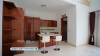 <p>Rumah mewahnya ini memiliki dua dapur, yakni dapur bersih dan dapur kotor. Potret berikut ini adalah tampilan dapur bersih milik YouTuber cantik ini. (Foto: YouTube Fuji an)</p>
