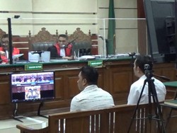 2 Terdakwa Kasus Suap Hibah Pokmas DPRD Jatim Jalani Sidang Perdana