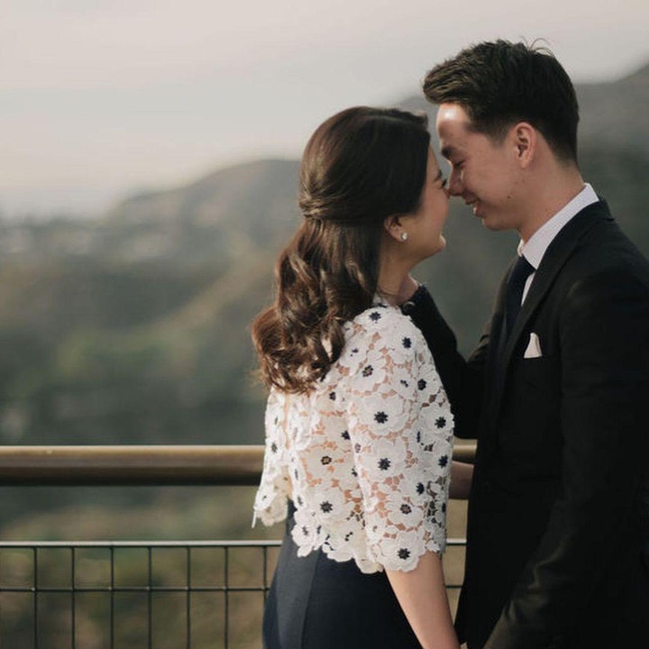 <p>Dalam sesi pemotretan ini, Valencia Tanoesoedibjo dan Kevin Sanjaya juga mengenakan busana yang berbeda. Mereka berganti pakaian dengan memakai gaun dan tuxedo bergaya formal. (Foto: Instagram @valenciatanoe @kevin_sanjaya @leencarleen)</p>