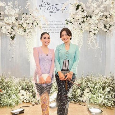 Hesty Purwadinata dan Ayu Ting Ting Kompak Bawa Anak Nonton BLACKPINK