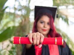 Ortu di Kendal Sambat Ijazah Anak Ditahan 2 Tahun gegara Tunggakan Rp 600 Ribu