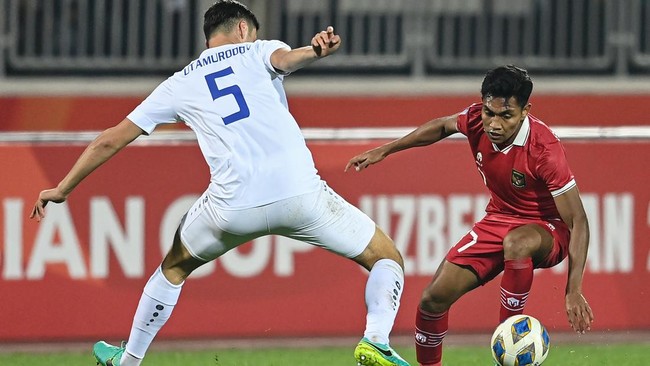 Frengky Missa Balik ke Timnas Indonesia U-23 Usai Dicoret, Ada Apa? Frengky Missa yang sempat dicoret kembali masuk daftar 23 pemain Timnas Indonesia U-23 untuk Piala AFF U-23 2025.