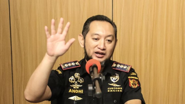 Eks Kepala Bea dan Cukai Makassar Andhi Pramono menjadi pejabat kedua yang ditahan buntut pamer kekayaan (flexing) di media sosial.