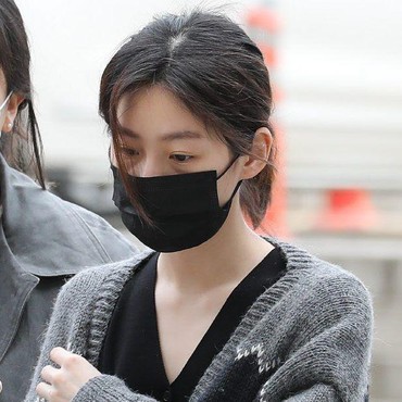 Pemilik Tegaskan Kim Sae Ron Tidak Pernah Kerja Paruh Waktu di Mega Coffee