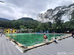 7 Kolam Alami di Pegunungan Jawa Timur: Destinasi Relaksasi Terbaik