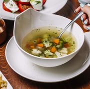 Lagi Diet Selama Bulan Puasa? 4 Sup Rendah Kalori yang Praktis Ini Cocok untuk Santap Sahur yang Lezat!