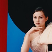 Kerap Jadi Sasaran Body Shaming, Ini Deretan Gaya Selena Gomez yang Tetap Percaya Diri dan Stylish