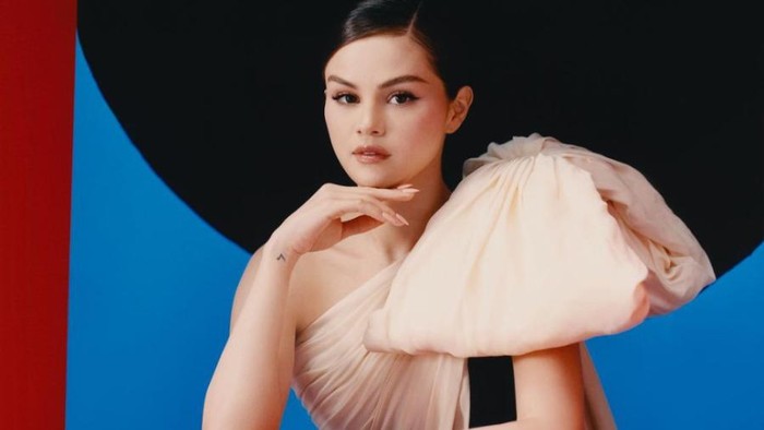 img-title Kerap Jadi Sasaran Body Shaming, Ini Deretan Gaya Selena Gomez yang Tetap Percaya Diri dan Stylish
