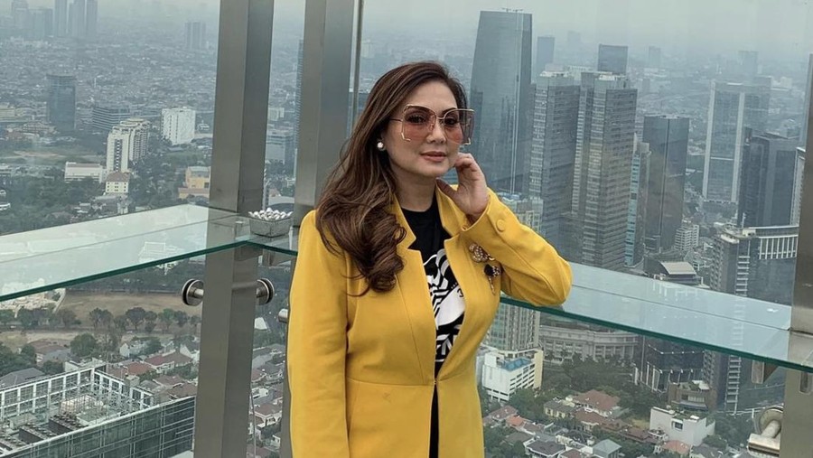 Nia Daniaty Hobi Makan di Resto hingga Nikmati Teh Turki