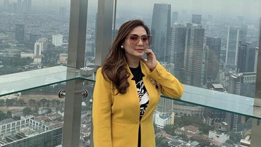 img-title Nia Daniaty Ngakak Farhat Abbas Minta Ampun Urus Anak Sakit di Amerika