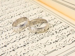 Khutbah Nikah: Hukum, Contoh Teks yang Singkat, dan Doanya