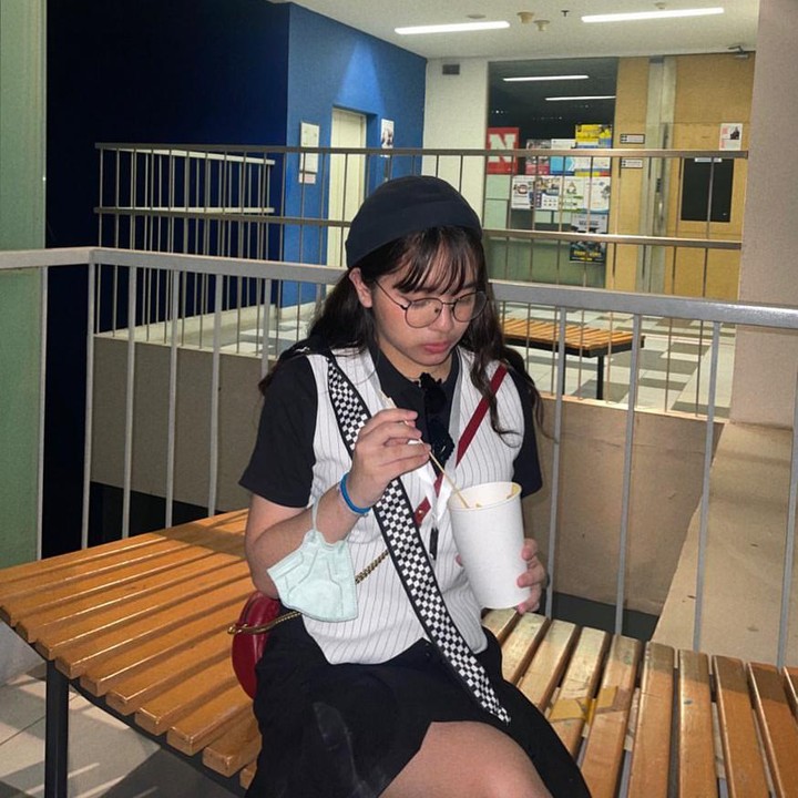 <p>Anak perempuannya, Lovely, kini sudah beranjak remaja, Bunda. Gadis cantik yang lahir pada 28 Februari 2008 ini baru saja merayakan ulang tahunnya yang ke-15, lho. (Foto: Instagram: @lovelyrum)</p>
