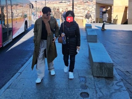 7 Potret RM BTS Liburan Bareng Keluarga di Spanyol, Raup Jutaan Likes Bun